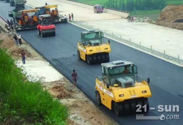 壓路機(jī)瀝青路面碾壓技巧，你需要知道這些！